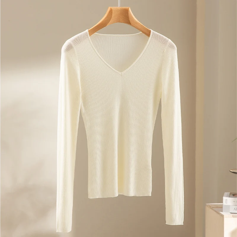 Damen Feiner gerippter Feinstrickpullover mit V-Ausschnitt und taillierter Silhouette Nord Taschen