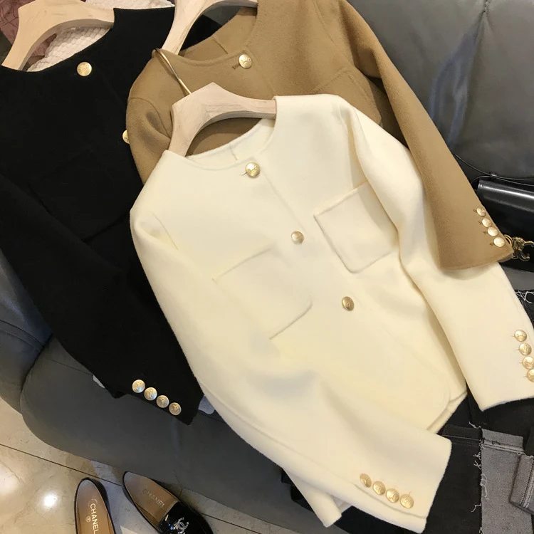 Damen Stilvolle Kurzjacke mit Knopfdetails Nord Taschen