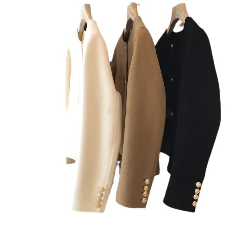 Damen Stilvolle Kurzjacke mit Knopfdetails Nord Taschen