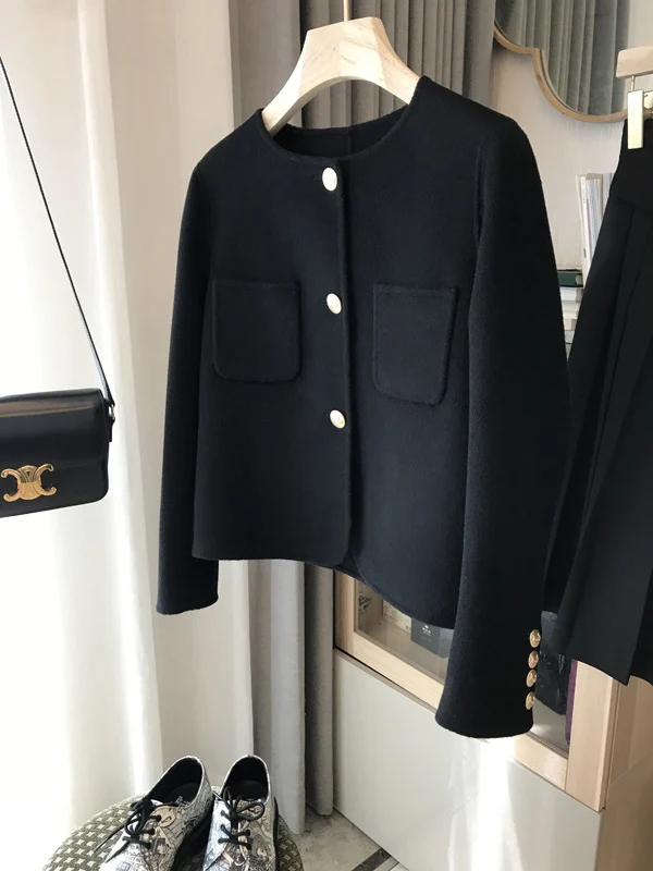 Damen Stilvolle Kurzjacke mit Knopfdetails Nord Taschen