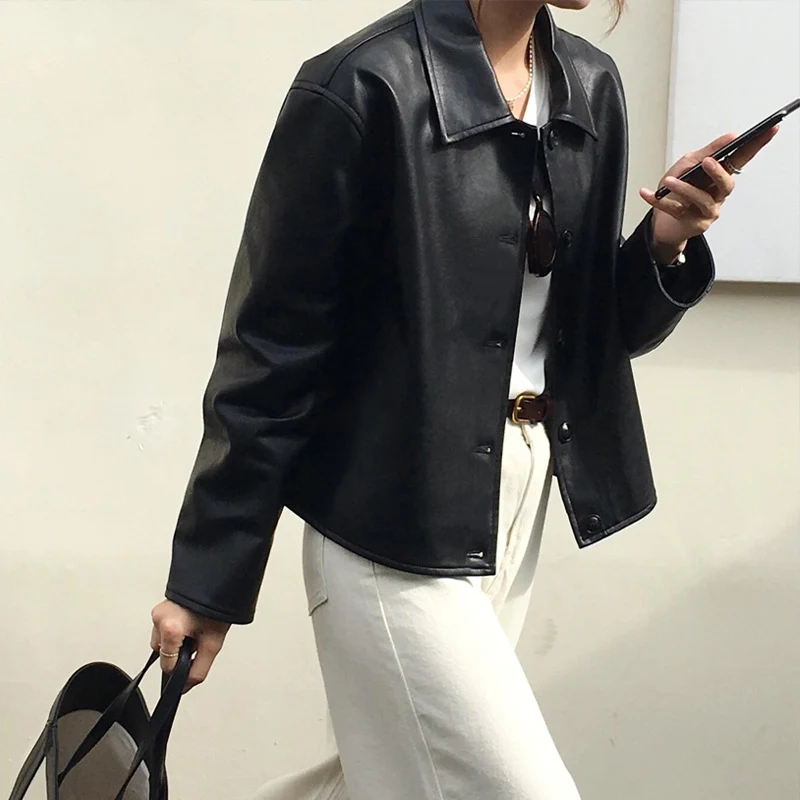 Damen Boxy-Lederoptik-Jacke mit Hemdkragen und Knopfleiste Nord Taschen