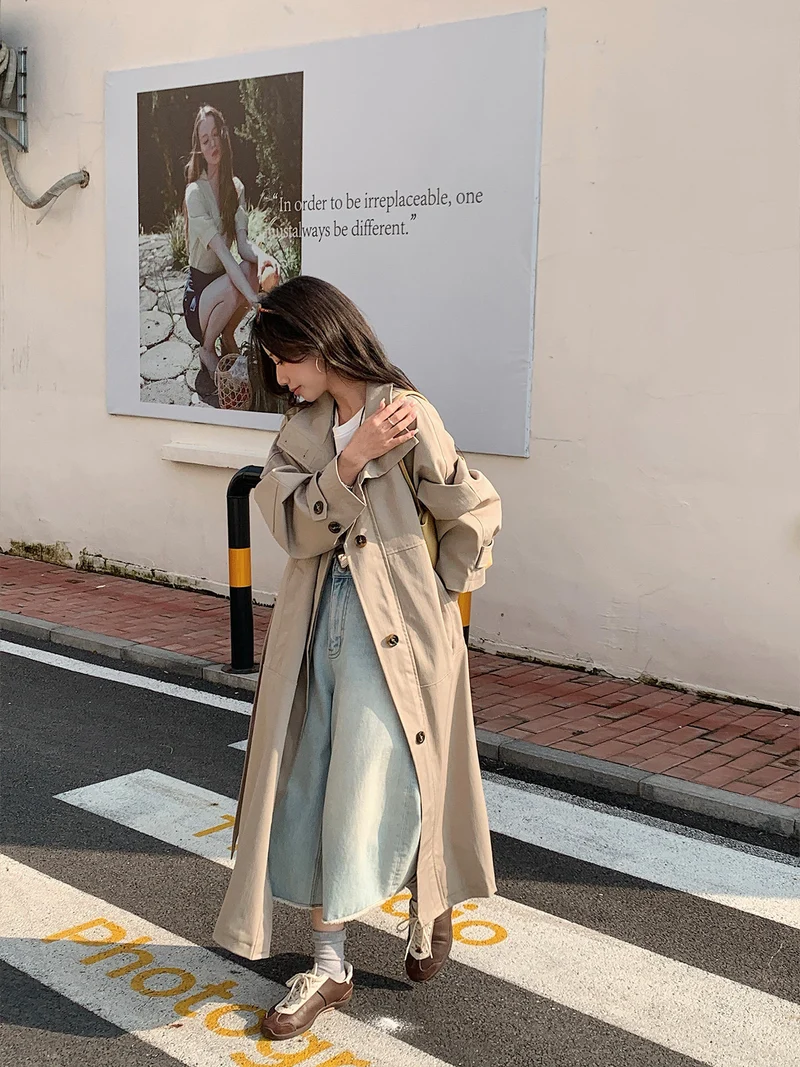 Damen Langer leichter Trenchcoat im Oversize-Stil mit geradem Schnitt und verdeckter Knopfleiste Nord Taschen