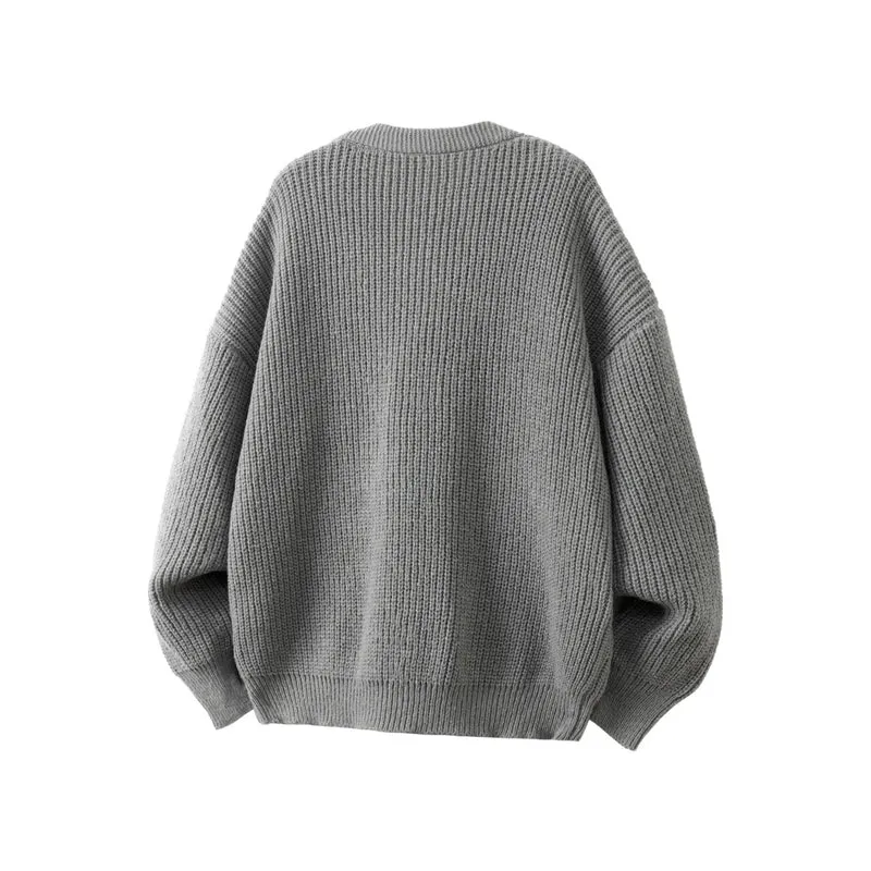 Unisex Oversize Grobstrick-Cardigan mit V-Ausschnitt, Knopfleiste und aufgesetzten Taschen Nord Taschen