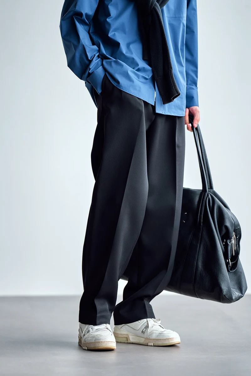 Herren Weite Chino-Hose mit Bundfalten und lockerem Schnitt Nord Taschen
