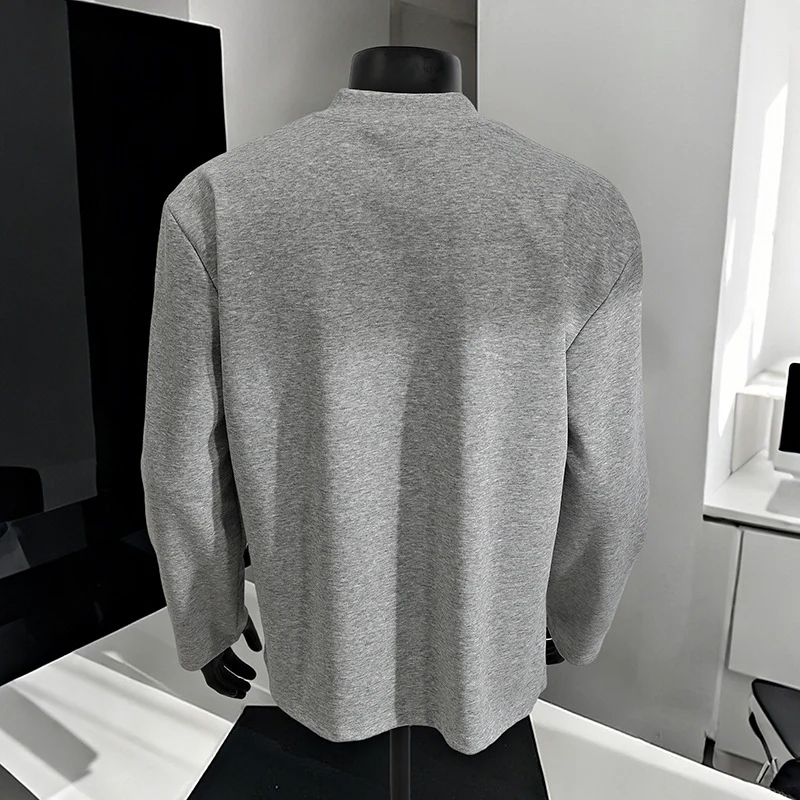 Herren Oversize-Langarmshirt mit V-Notch-Kragen, minimalistischer Schnitt und weichem Baumwollmix Nord Taschen