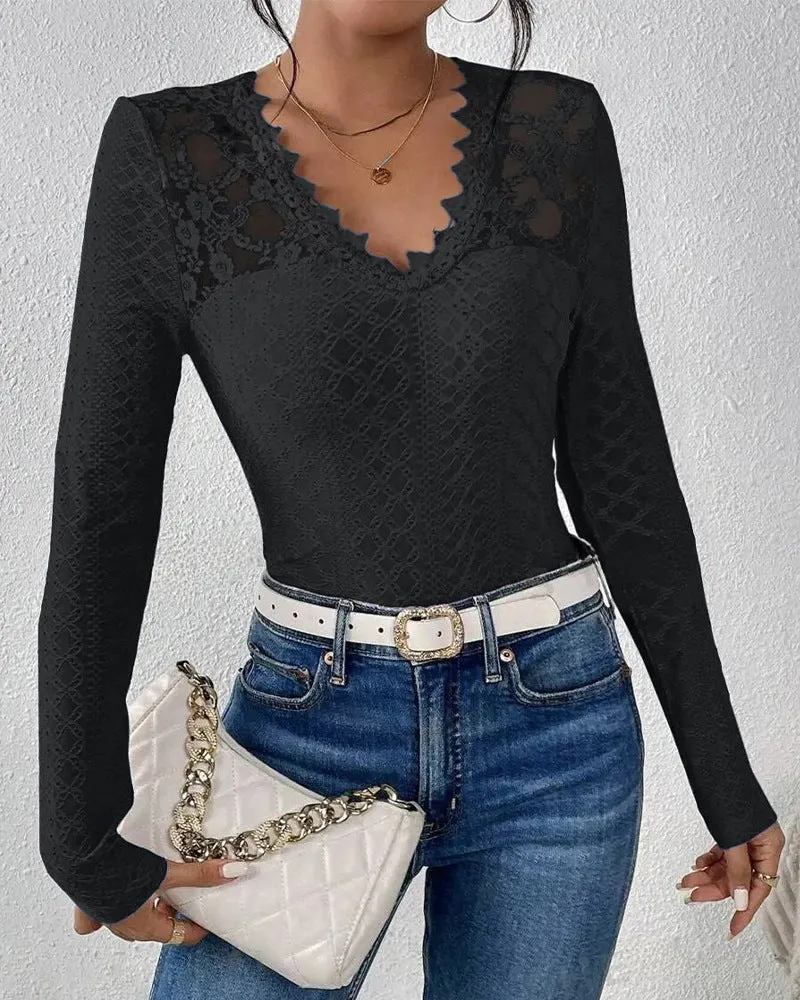 Damen figurbetontes Spitzen-Langarmshirt mit gezacktem V-Ausschnitt