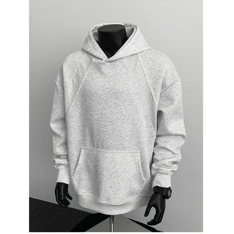 Herren Oversize-Kapuzenpullover mit diagonalem Einsatz und Kängurutasche Nord Taschen