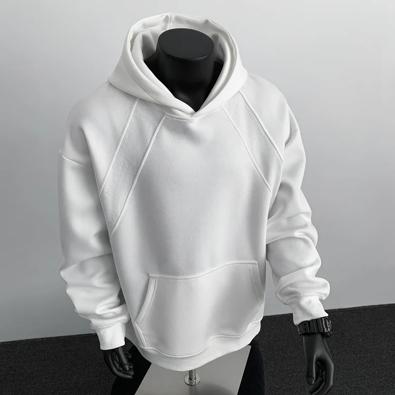 Herren Oversize-Kapuzenpullover mit diagonalem Einsatz und Kängurutasche Nord Taschen