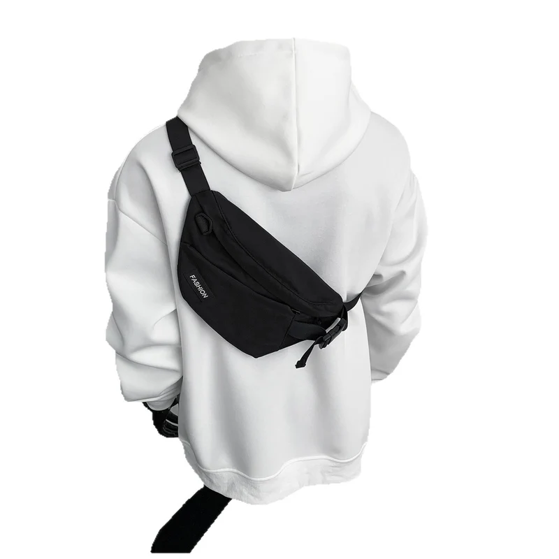 Herren Oversize-Kapuzenpullover mit diagonalem Einsatz und Kängurutasche Nord Taschen