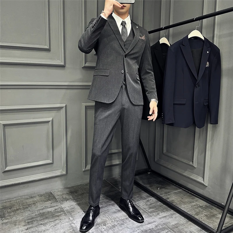 Herren Slim-Fit Businessanzug mit Weste, schmalem Revers und feiner Struktur Nord Taschen