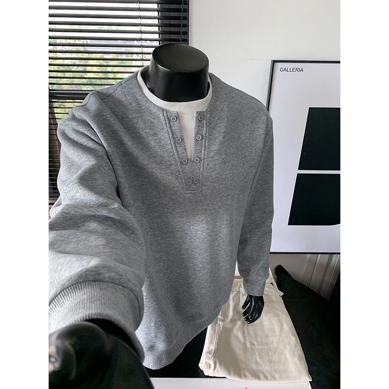 Herren Sweatshirt mit Henley-Knopfleiste, relaxed Fit und gerippten Bündchen Nord Taschen