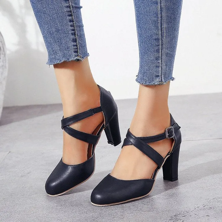 Damen Pumps mit dekorativem Riemendesign und komfortablem Blockabsatz