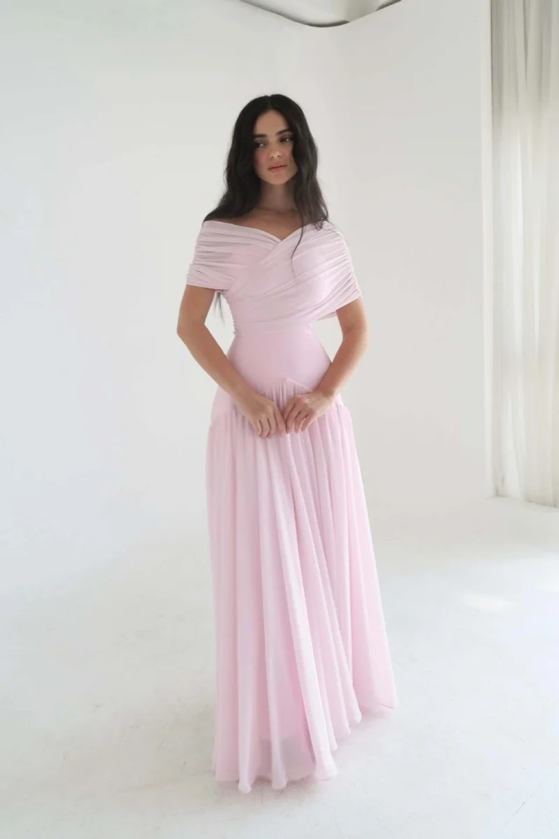 Damen Elegantes Maxikleid mit Wickeloptik und transparenten Ärmeln Nord Taschen