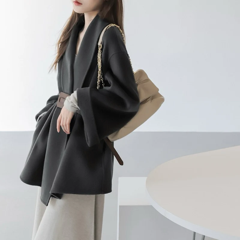 Damen Modischer und eleganter Mantel mit Gürtel Nord Taschen