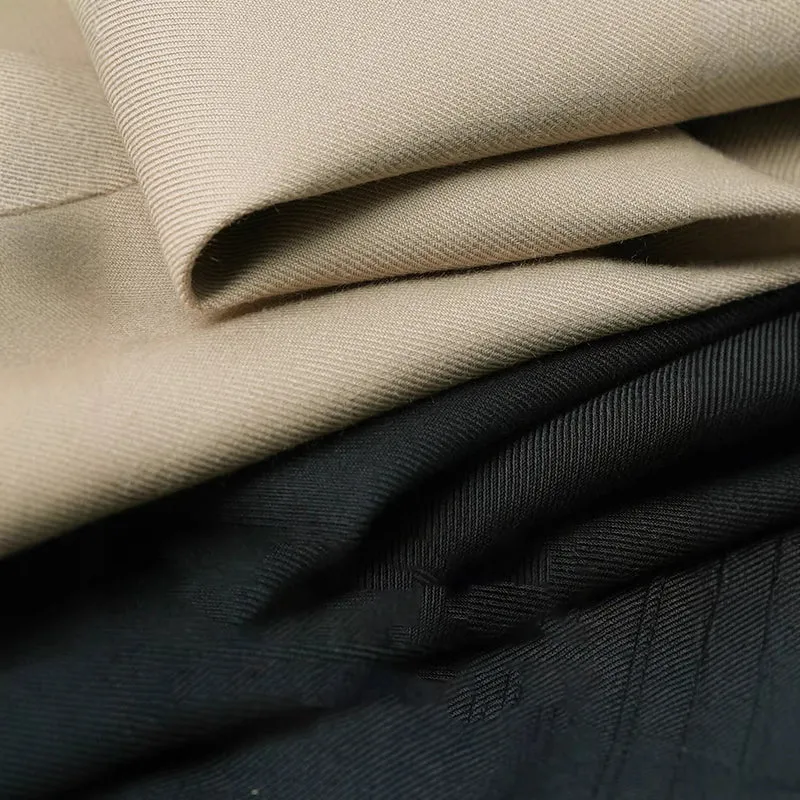 Damen Modischer Trenchcoat mit tailliertem Schnitt Nord Taschen