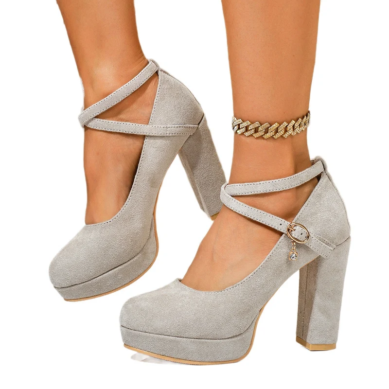 Damen Plateau-Pumps mit geflochtenem Riemen - Vittorelli