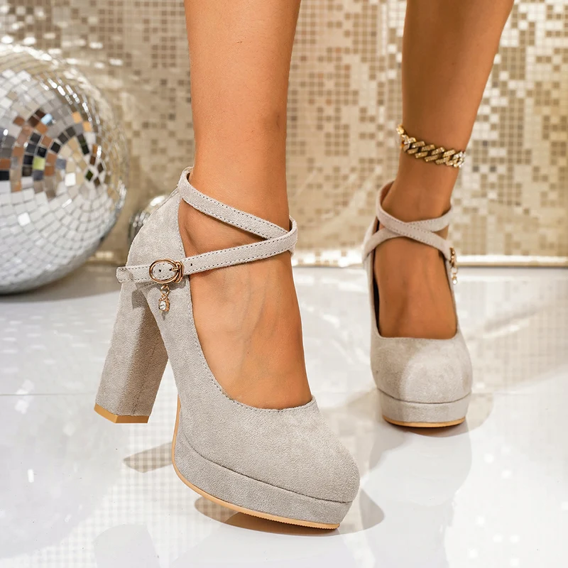 Damen Plateau-Pumps mit geflochtenem Riemen - Vittorelli