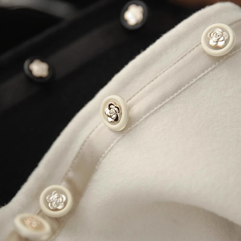 Damen Modischer Sweatjacke mit Knopfdetails Nord Taschen