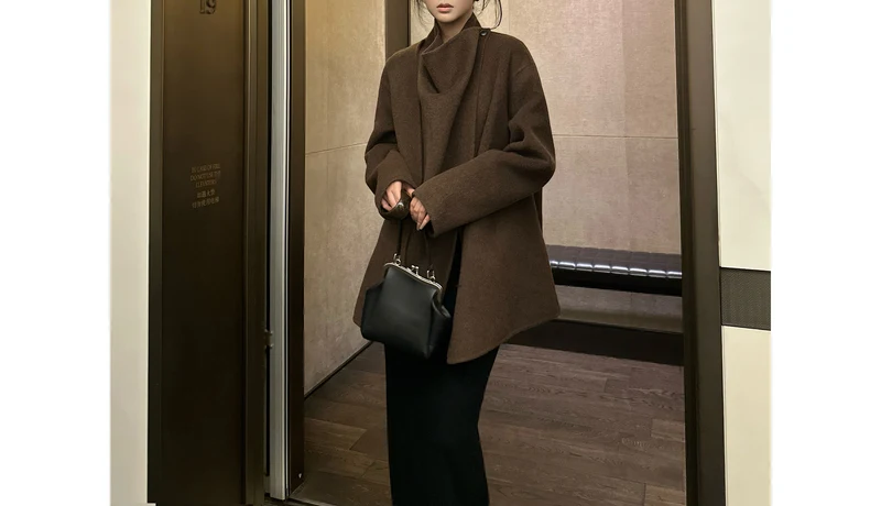 Damen Modischer Oversized-Wollmantel Nord Taschen