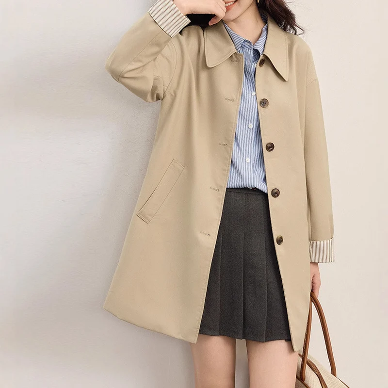 Damen Modische Übergangsjacke mit breitem Kragen und Knopfdetails Nord Taschen