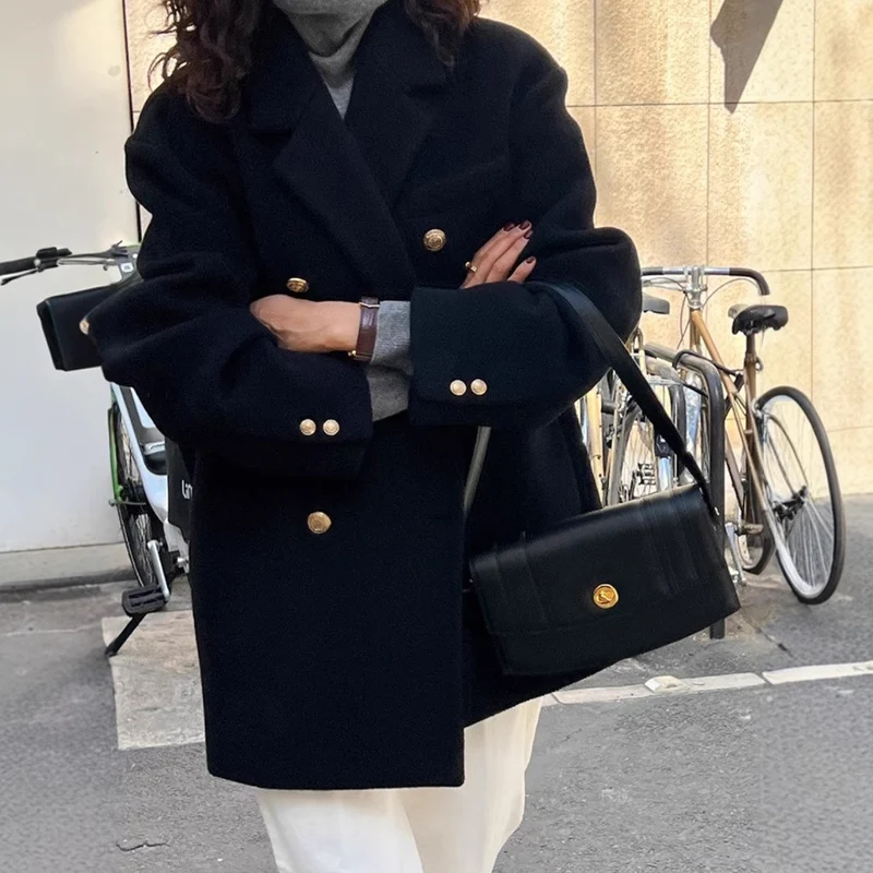 Damen Modischer Oversized-Blazer mit goldenen Knöpfen Nord Taschen