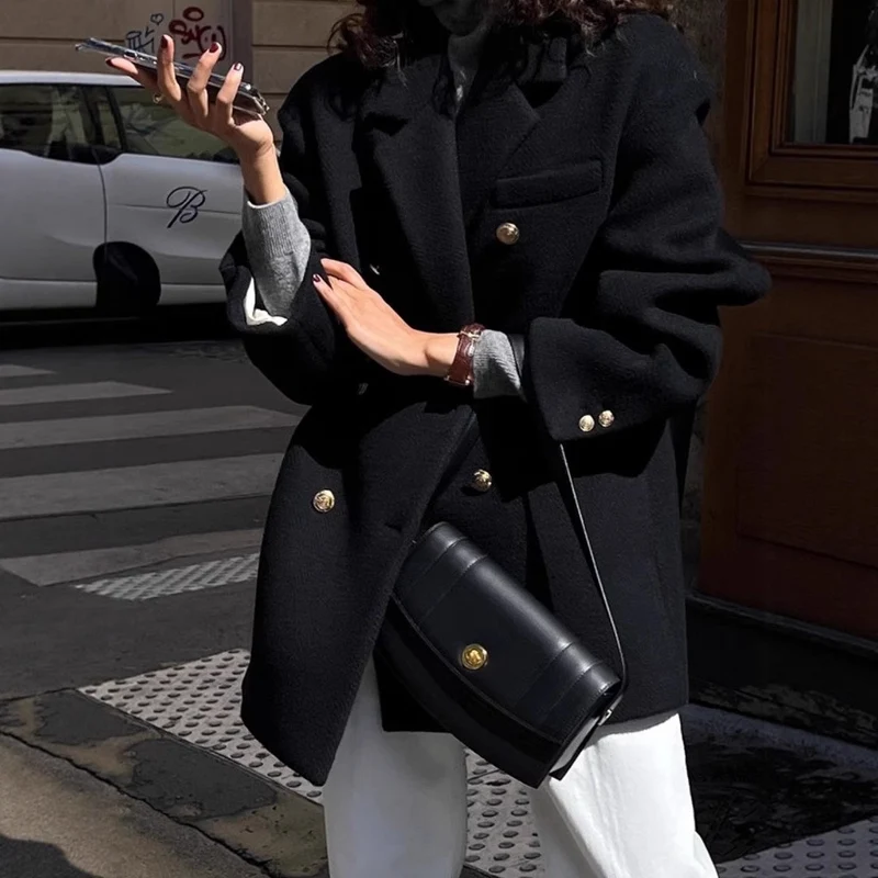 Damen Modischer Oversized-Blazer mit goldenen Knöpfen Nord Taschen
