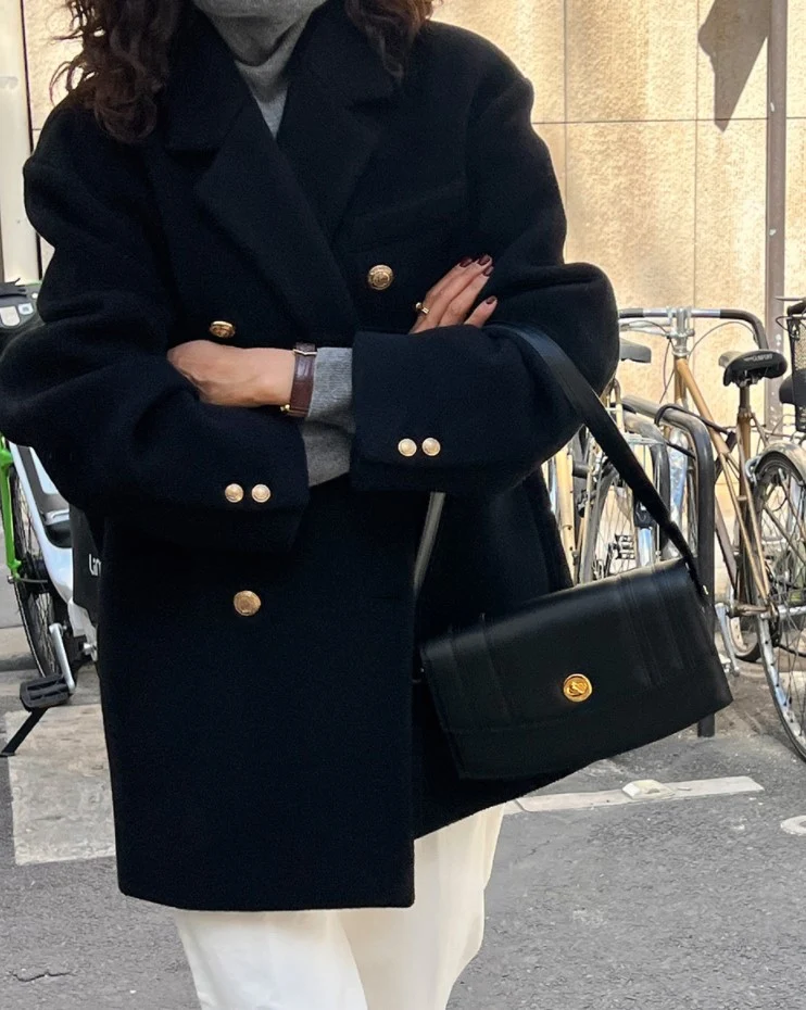 Damen Modischer Oversized-Blazer mit goldenen Knöpfen Nord Taschen