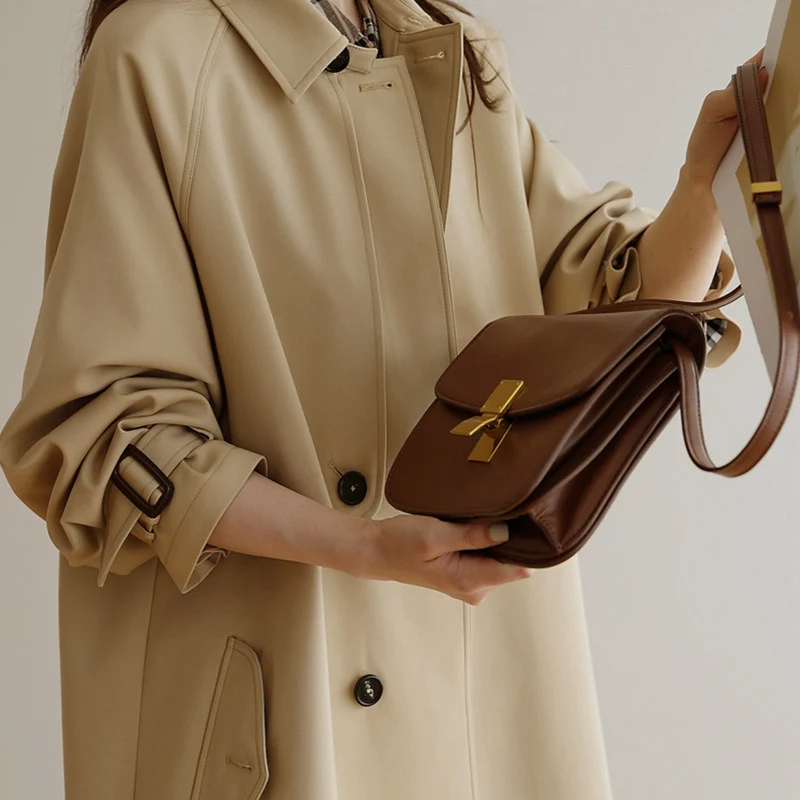Damen Modische Trenchjacke mit breitem Kragen Nord Taschen