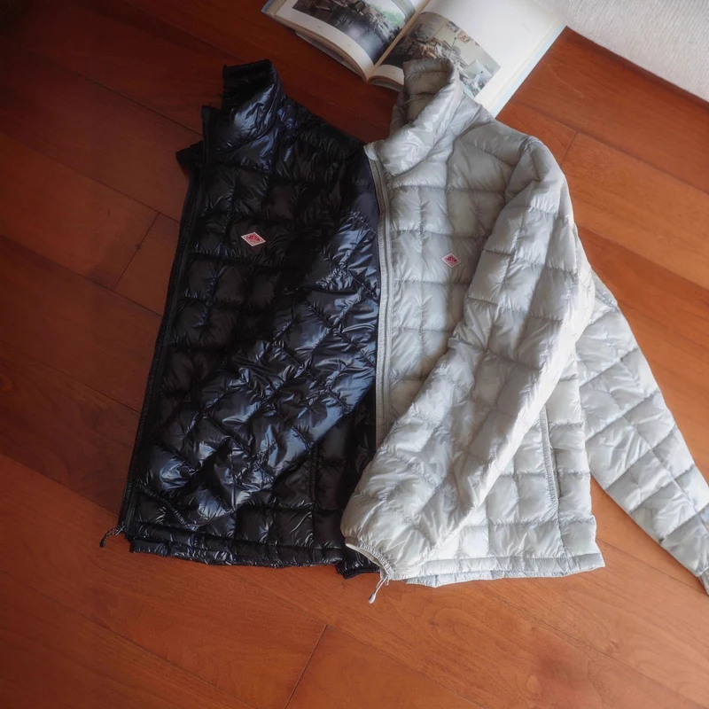 Damen Modische Steppjacke mit glänzender Oberfläche Nord Taschen
