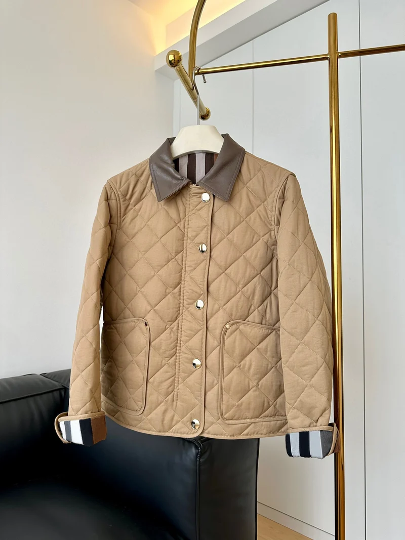 Damen Modische Steppjacke mit eleganter Lederkragen Nord Taschen