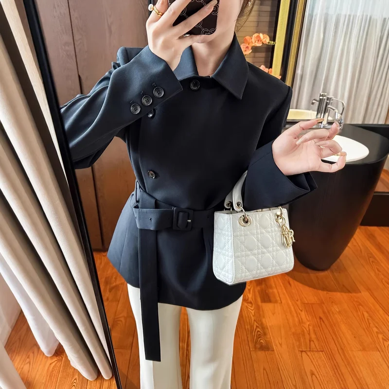 Damen Modischer Blazer mit Gürtel Nord Taschen