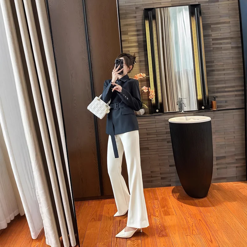 Damen Modischer Blazer mit Gürtel Nord Taschen