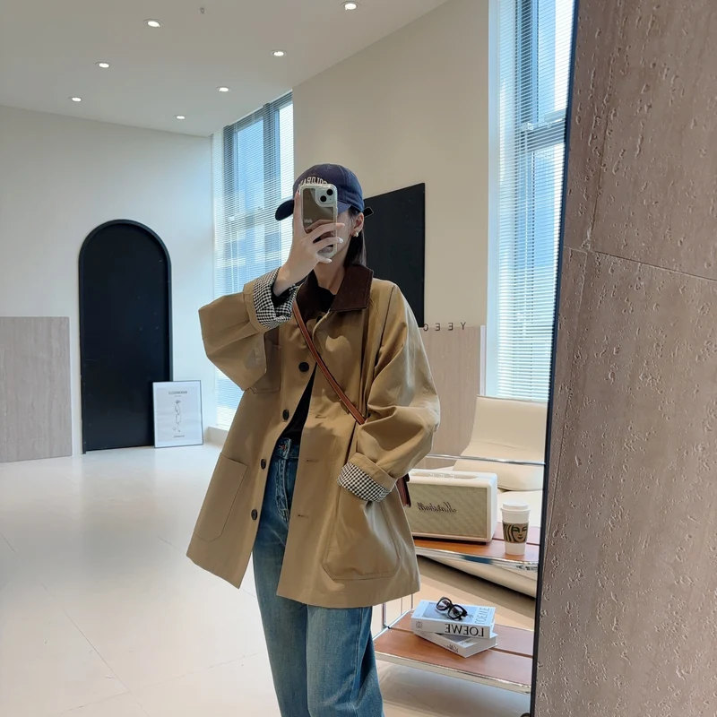Damen Modische Oversized-Jacke mit kontrastierendem Kragen Nord Taschen