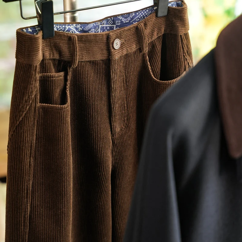 Damen Modische weit geschnittene Cordhose Nord Taschen