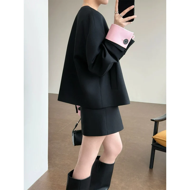 Damen Modische und elegante Jacke mit kontrastierenden Ärmeln Nord Taschen