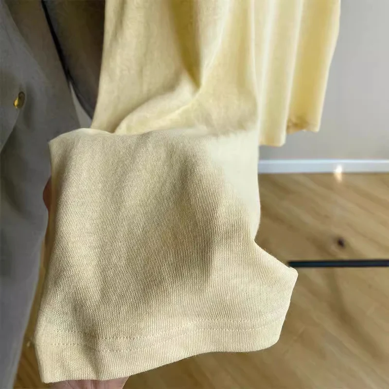 Damen Lässiges Langarmshirt mit V-Ausschnitt Nord Taschen