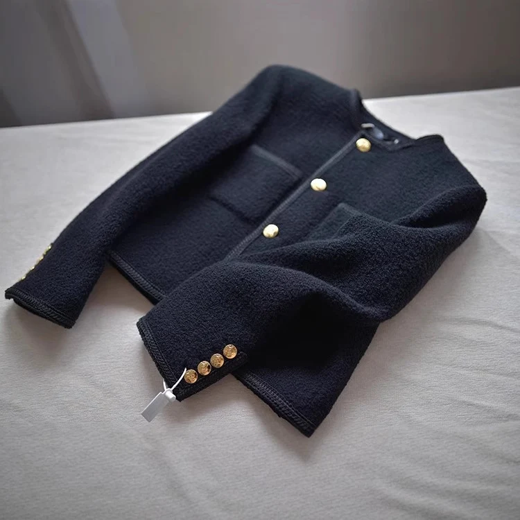Damen Modische Boucléjacke mit goldenen Knöpfen Nord Taschen