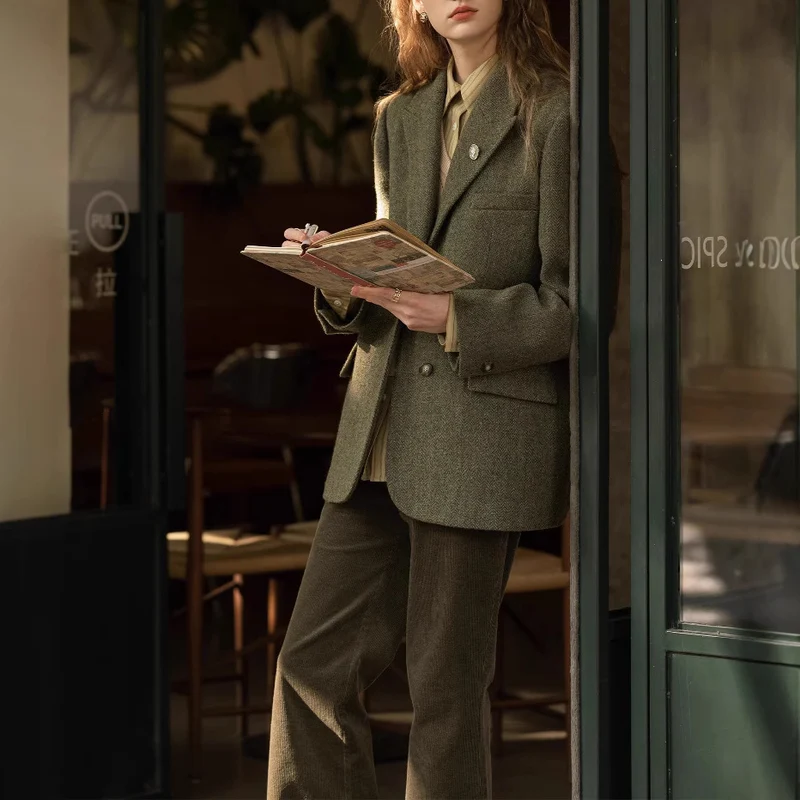 Damen Eleganter und moderner Wollblazer Nord Taschen