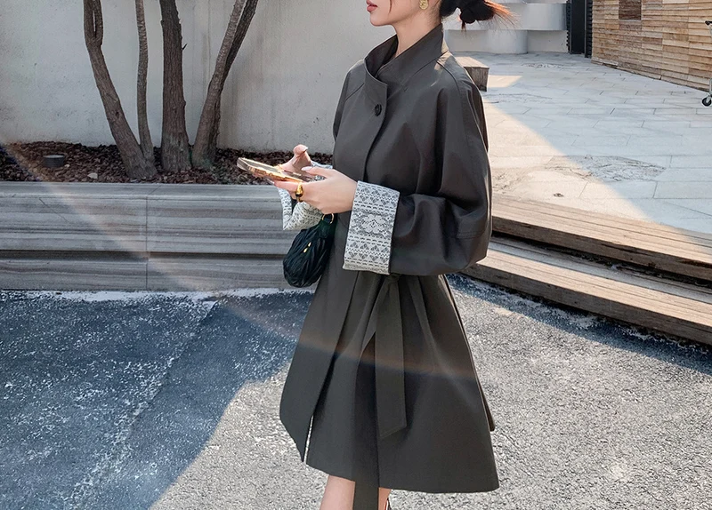 Damen Eleganter Trenchcoat mit Taillengürtel und Kontrastärmel Nord Taschen