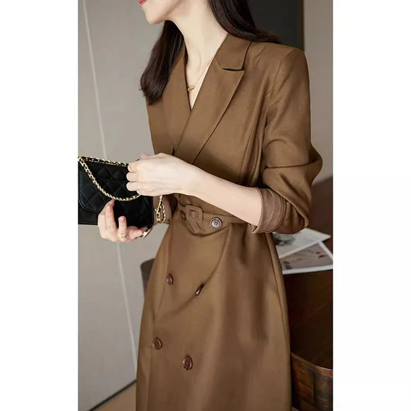 Damen Eleganter Trenchcoat mit doppelter Knopfleiste und Taillengürtel Nord Taschen