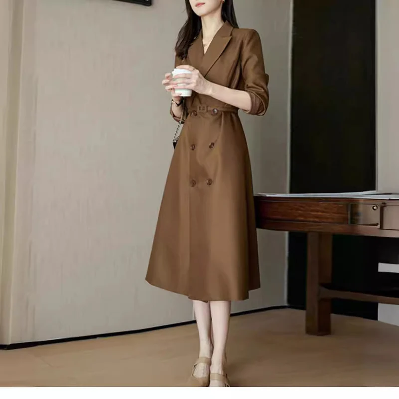 Damen Eleganter Trenchcoat mit doppelter Knopfleiste und Taillengürtel Nord Taschen