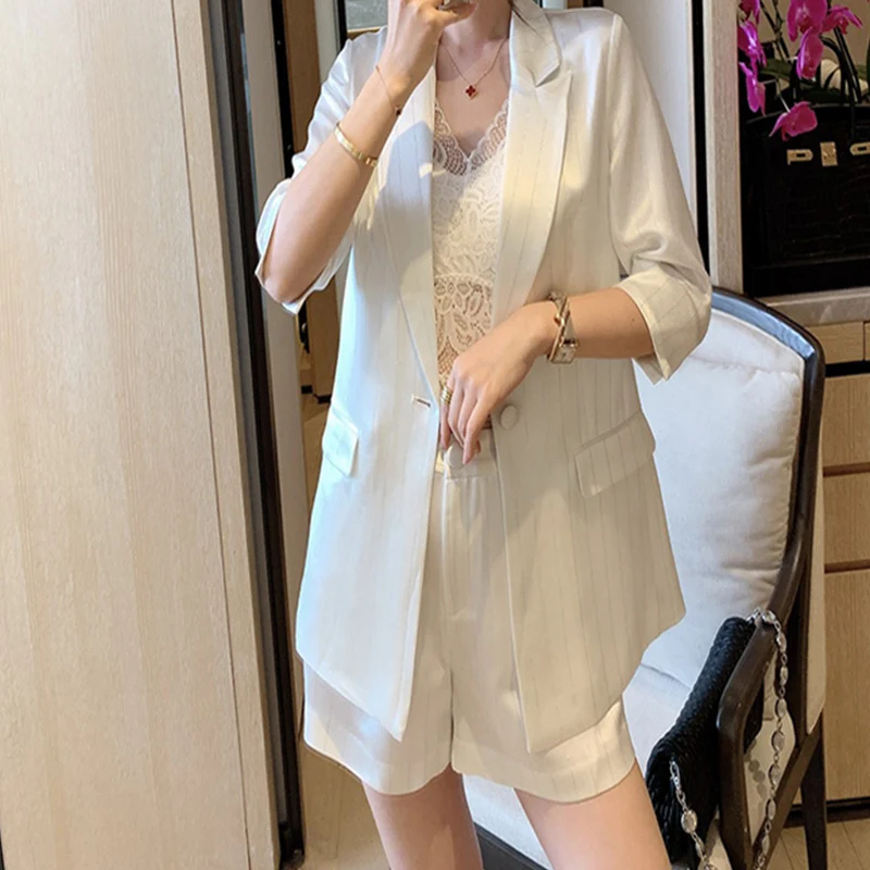 Damen Elegantes Blazer- und Shorts-Set Nord Taschen