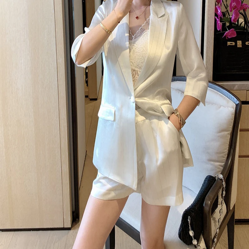 Damen Elegantes Blazer- und Shorts-Set Nord Taschen