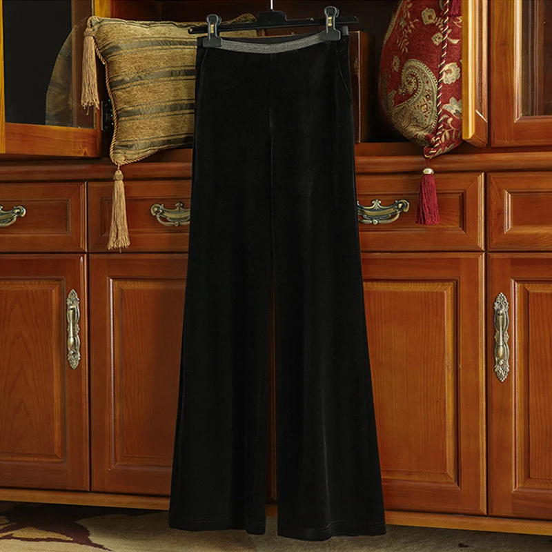 Damen Elegante und fließende Velours-Hose Nord Taschen