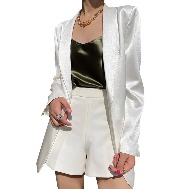 Damen Eleganter, taillierter Satinblazer Nord Taschen
