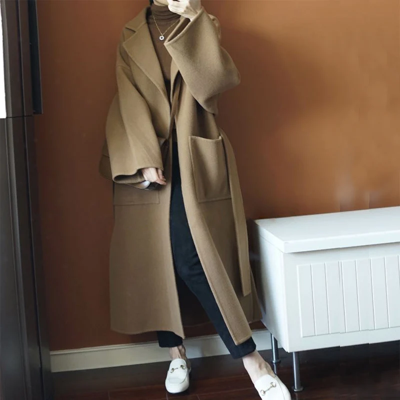 Damen Eleganter Wollmantel mit oversized Schnitt Nord Taschen