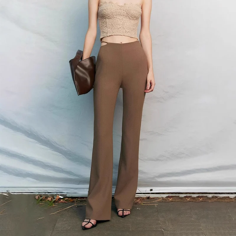 Damen Elegante und figurbetonte Flared-Hosen Nord Taschen