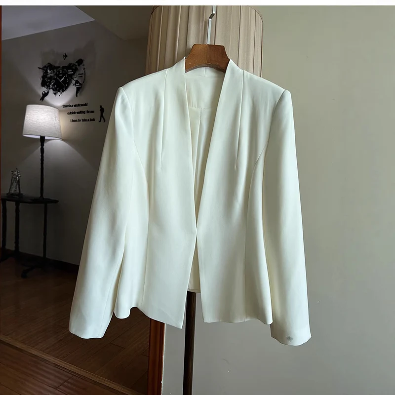 Damen Eleganter Blazer mit asymmetrischem Schnitt Nord Taschen