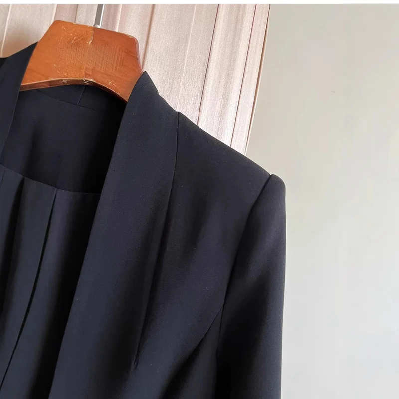 Damen Eleganter Blazer mit asymmetrischem Schnitt Nord Taschen