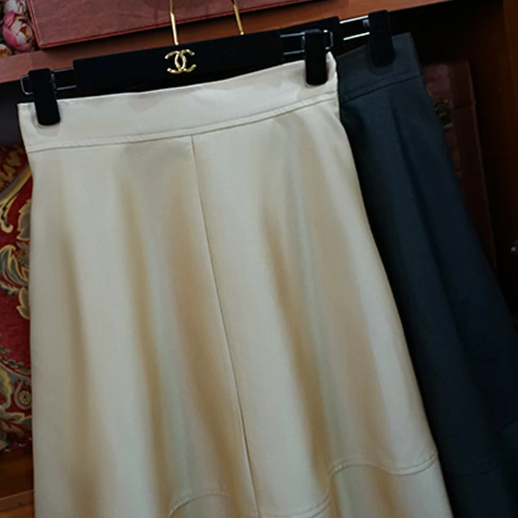 Damen Eleganter, schwingender Lederrock Nord Taschen
